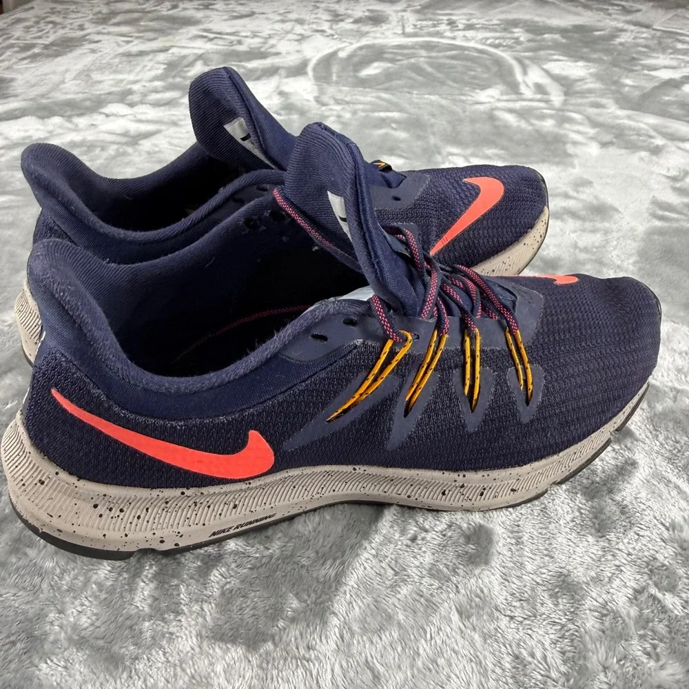 Nike Quest Navy Blue Crimson‎ Running Shoes AV8170-400 Womens Size 9